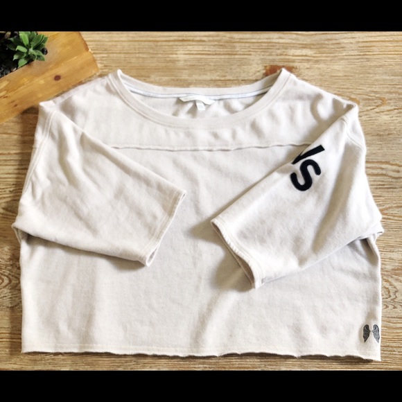 🦋VS PINK Cropped Sweatshirt🦋 - Picture 3 of 4